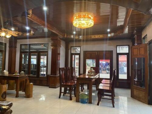 Walking Street Hotel Vang Vieng Exterior photo