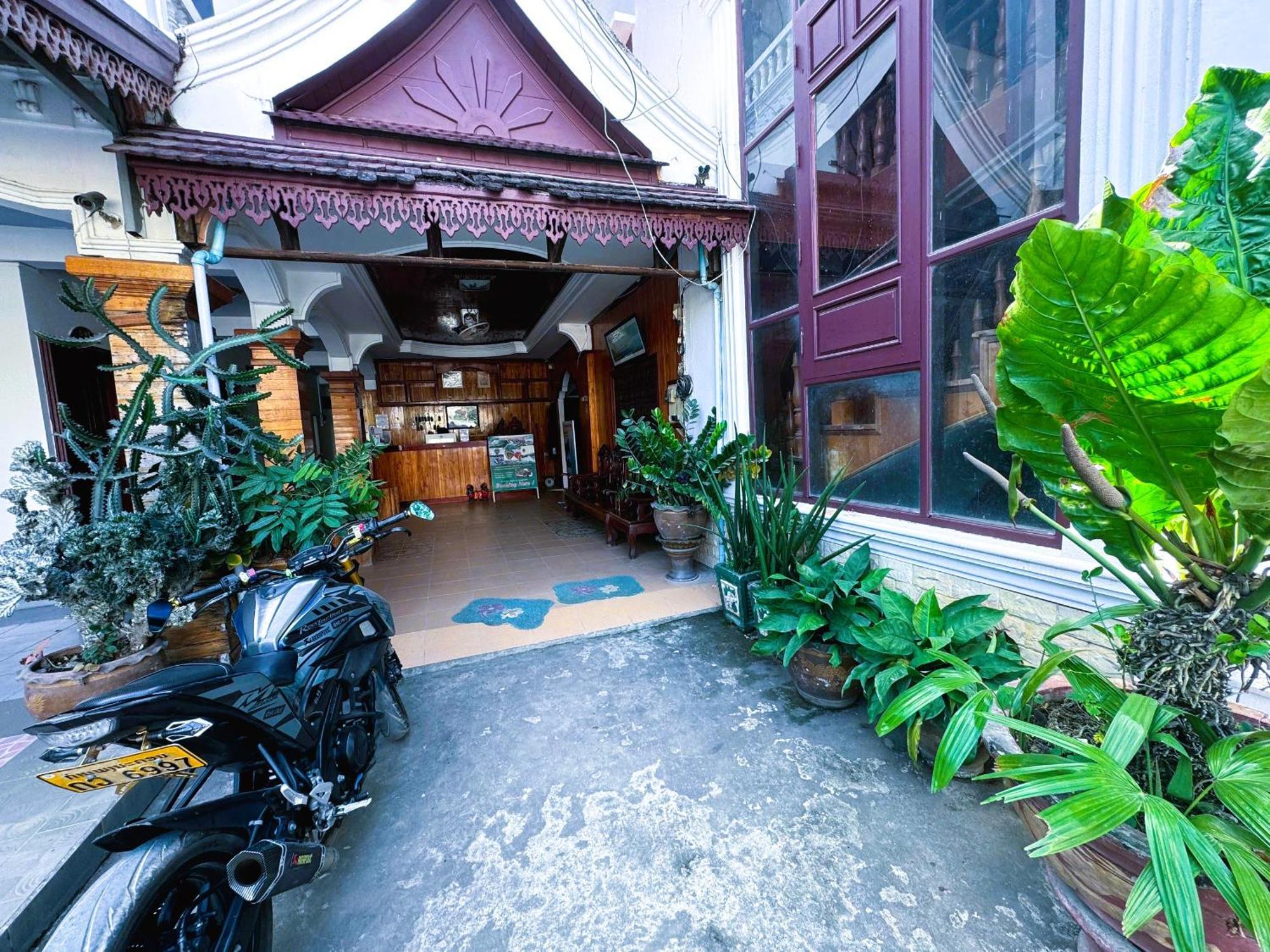 Walking Street Hotel Vang Vieng Exterior photo