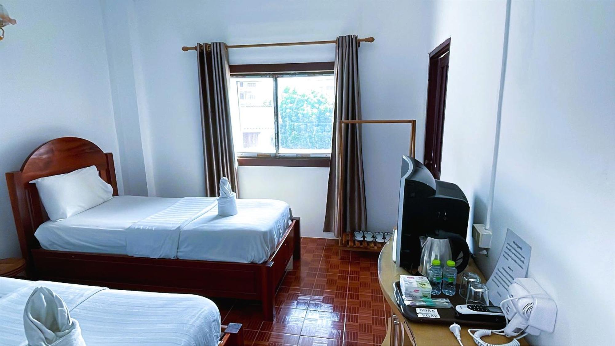 Walking Street Hotel Vang Vieng Exterior photo