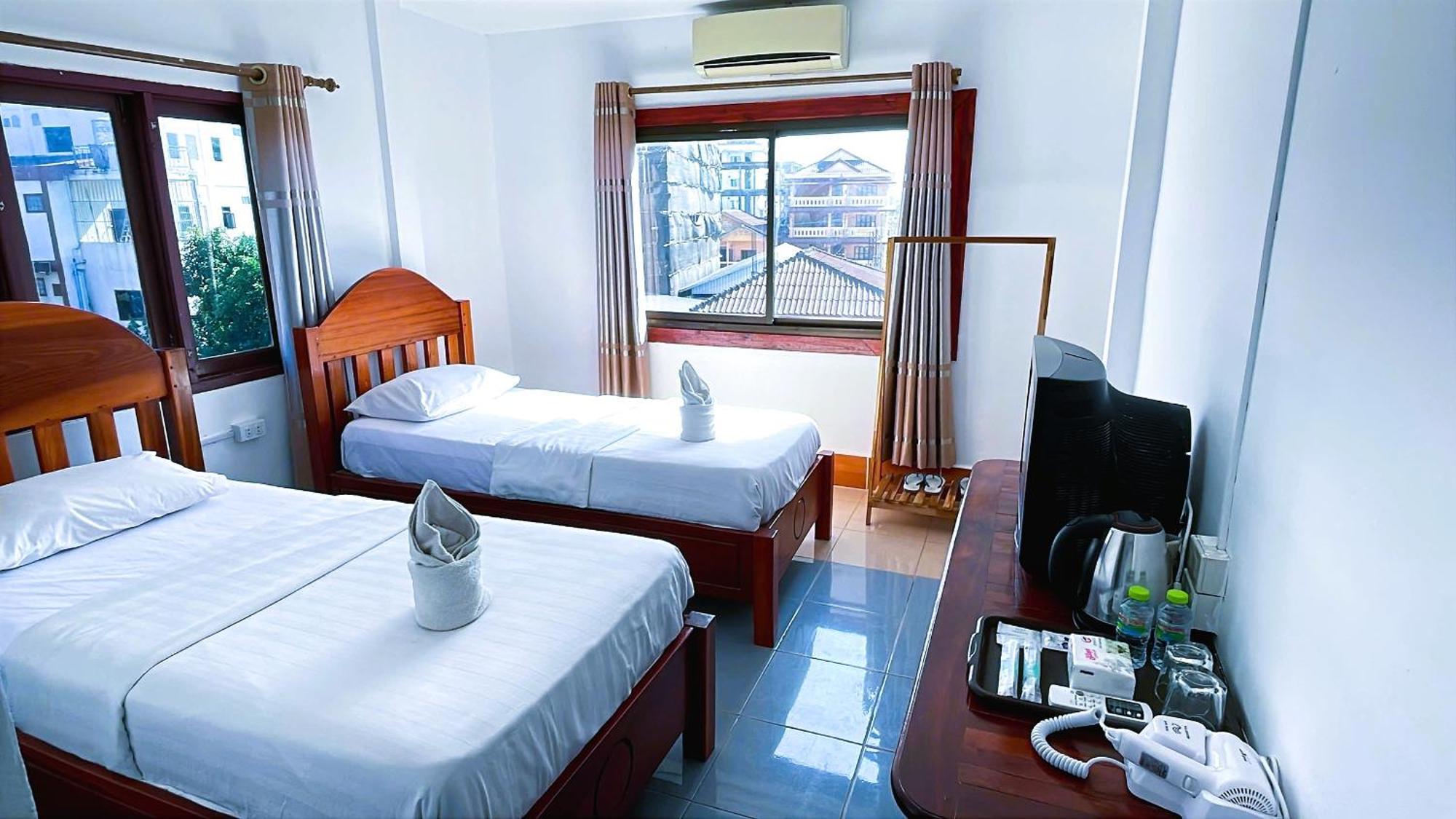 Walking Street Hotel Vang Vieng Exterior photo